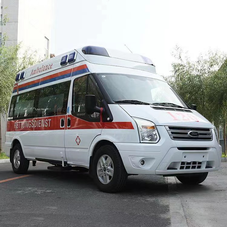 老城镇行动不便者长途救护车租赁:安全转运的核心注意事项